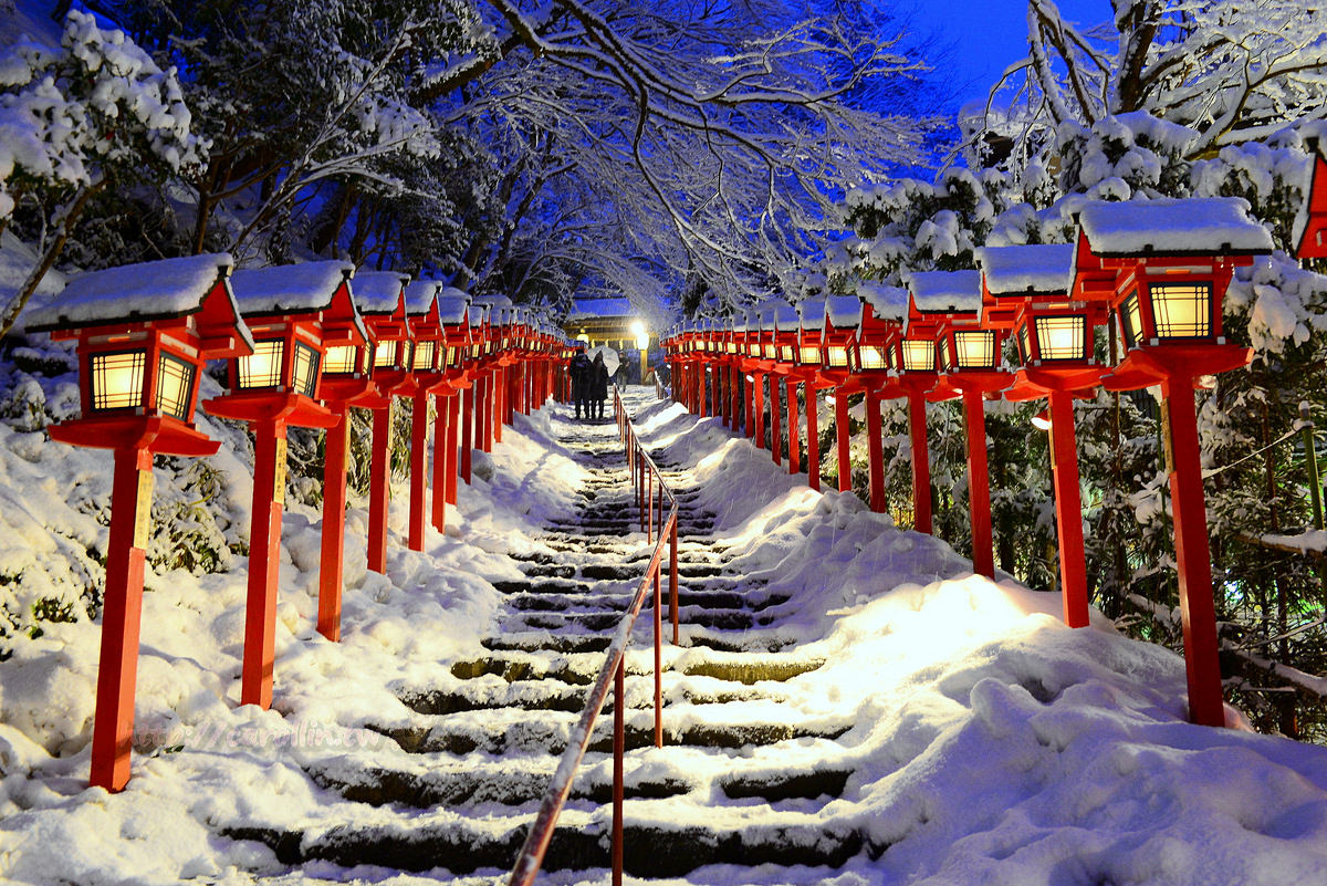 京都自由行旅遊景點 鞍馬線 貴船神社 神社點燈冬季賞雪絕景推薦附交通資訊 卡琳 摸魚兒趣