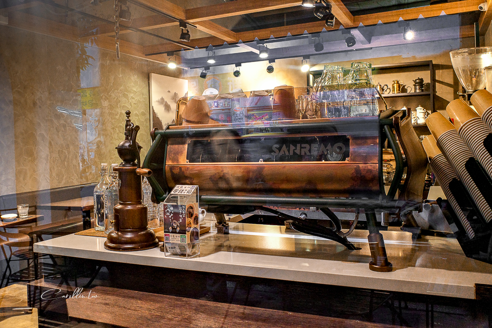 基隆咖啡店推薦 | 裊翠煙咖啡 – 日式復古風格的自家烘焙咖啡館